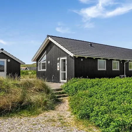 3043 * Hvide Sande